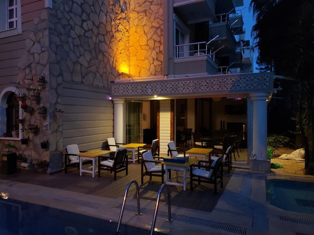 Boutique Nergiz Hotel Side Exterior photo