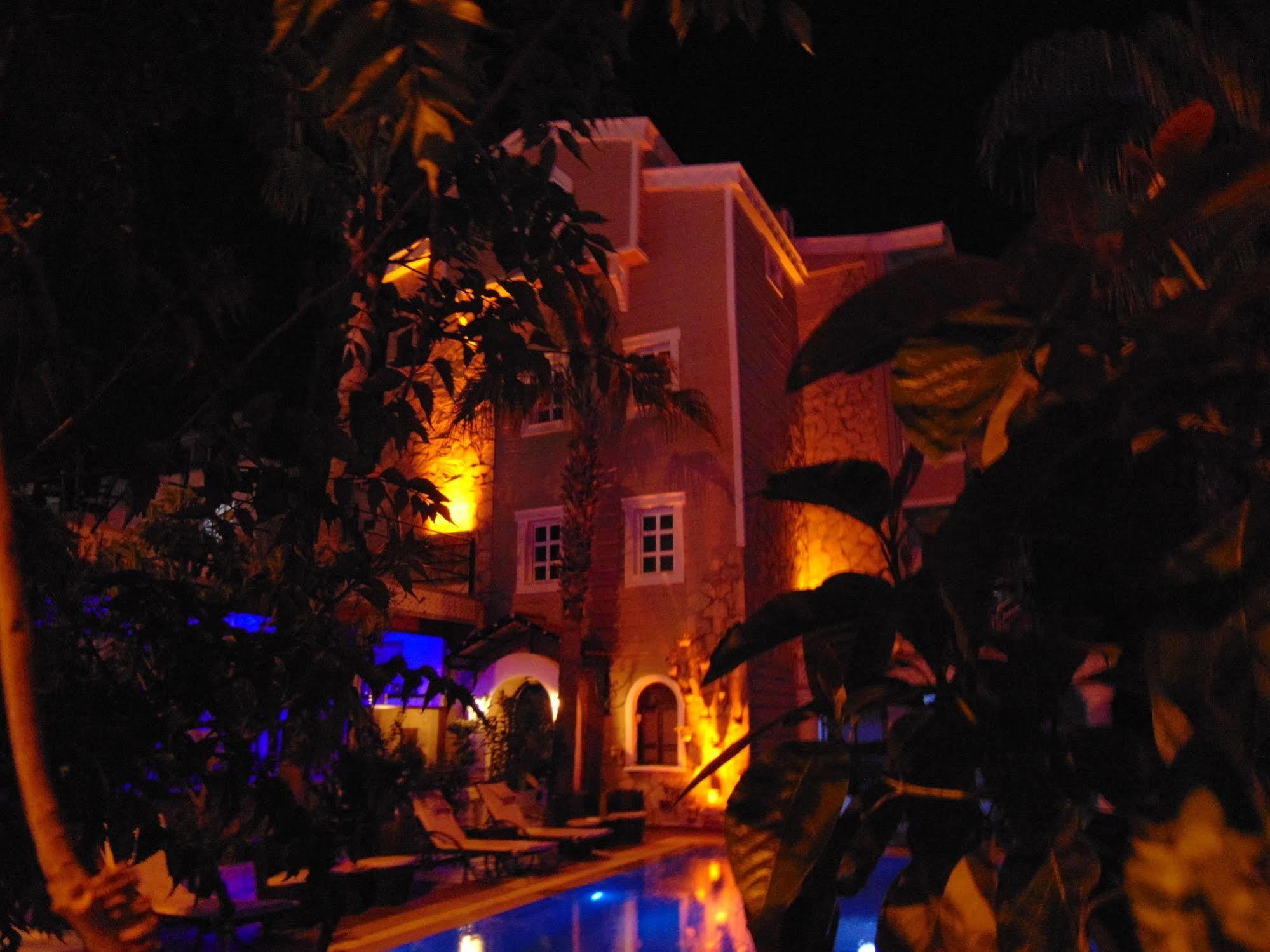 Boutique Nergiz Hotel Side Exterior photo